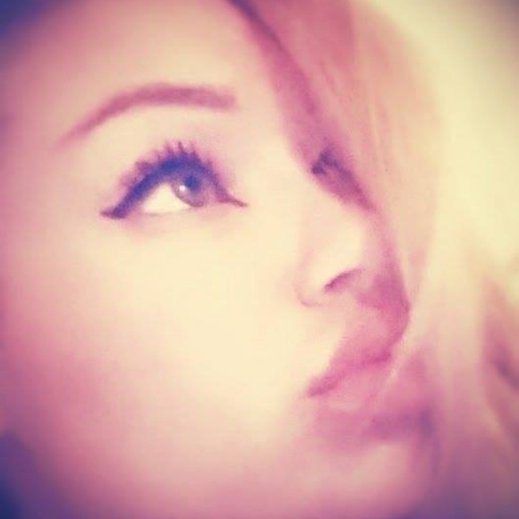 Meet your Posher, Gina - Picture 1 of 4